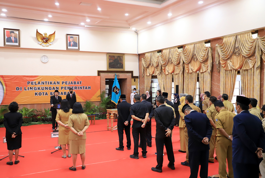 Sambut Penerapan SOTK Baru, Wali Kota Eri Mutasi Sejumlah Pejabat Pemkot Surabaya