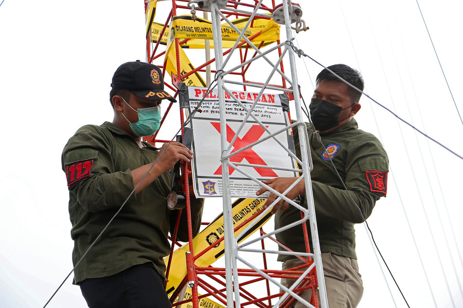 Tak Ber-IMB, Pemkot Surabaya Segel Lima Menara Telekomunikasi