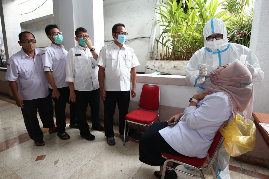 ASN Pemkot Surabaya mulai Dites Swab demi Cegah Lonjakan Kasus Covid-19