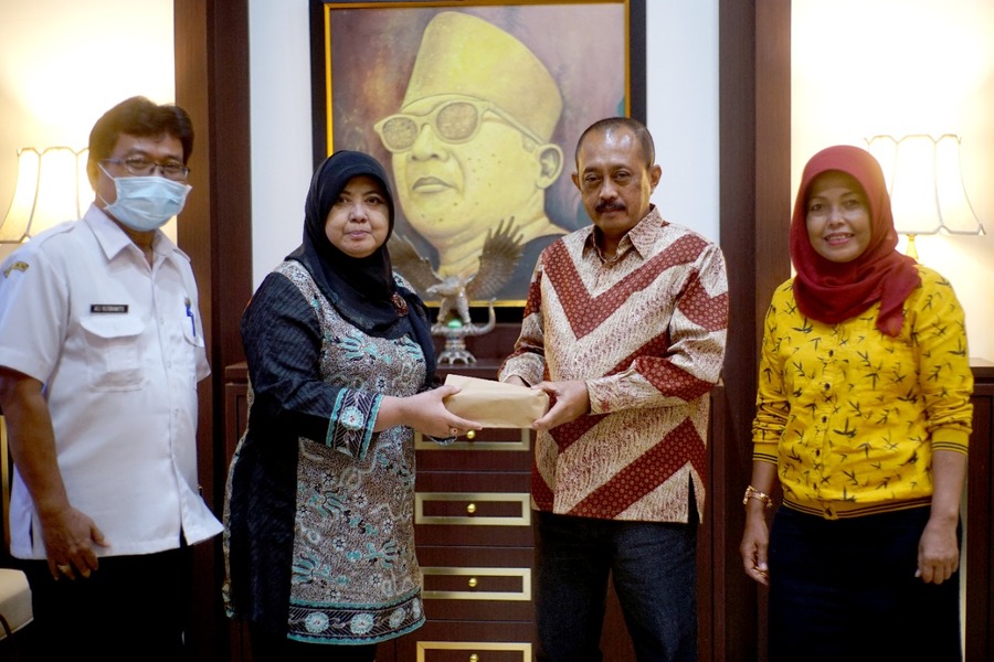 Rangsang Semangat Pelaku UMKM se-Kecamatan Wonokromo, Wawali Armuji Sumbang Rp64 Juta