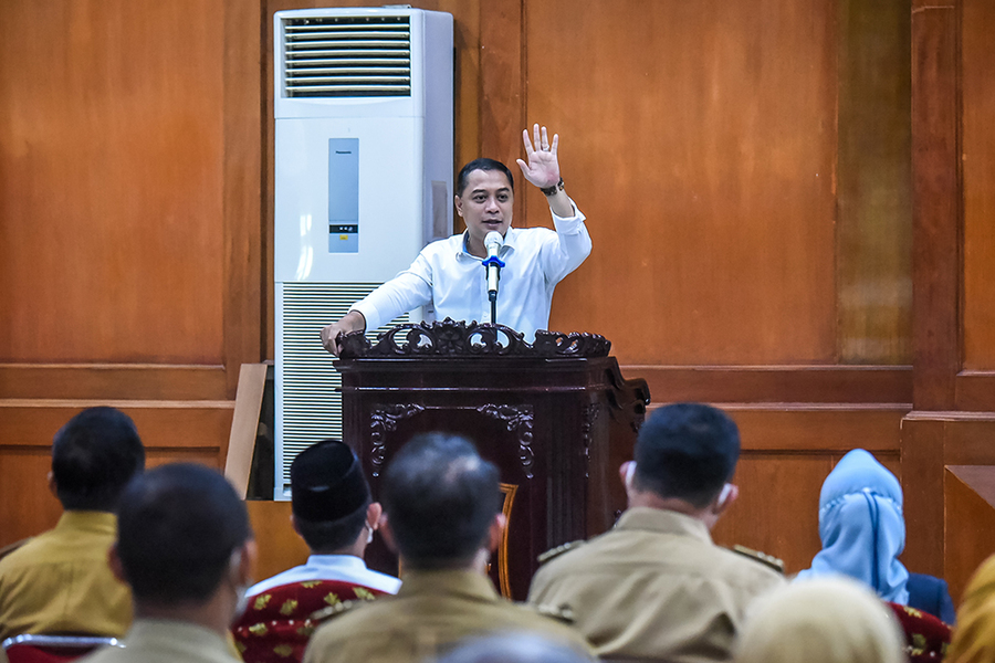 Layanan Adminduk di Kelurahan, Wali Kota Eri: Warga Datang, Pulang Bawa Solusi!