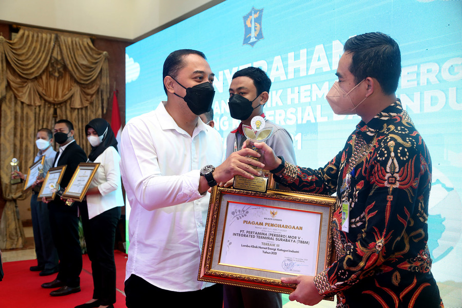 Pemkot Surabaya Ganjar Penghargaan Korporasi yang Hemat Energi