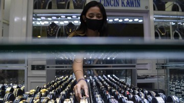 Masih Tertekan, Harga Emas Turun Lagi, Ini Daftarnya
