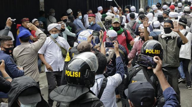 7 Pengikut Habib Rizieq jadi Tersangka Aksi 1812 dan Ditahan