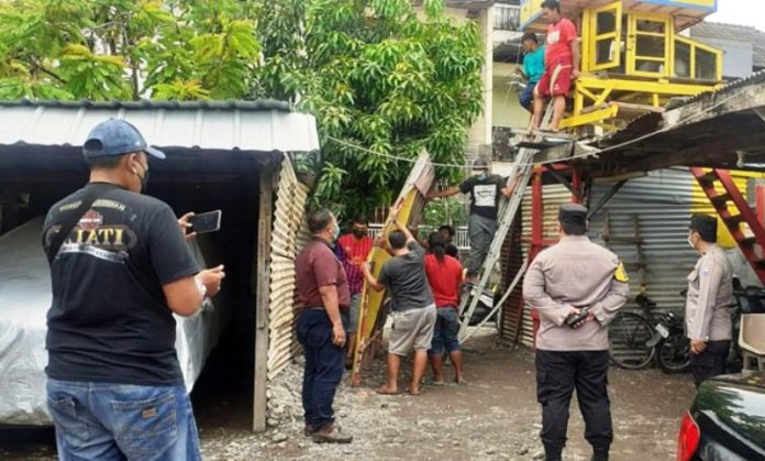 Diduga jadi Arena Judi Doro, Bekupon di Gubeng Digerebek Personel Polisi dan Satpol PP