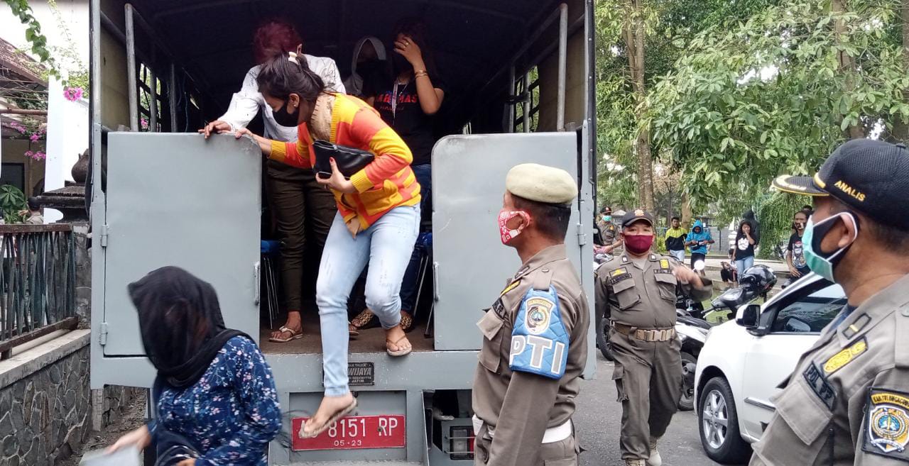 Berduaan di Kamar Kos, 9 Pasangan Bukan Suami Istri Digaruk Satpol PP
