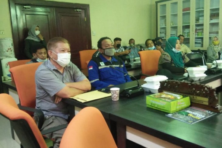 Rumah Warga Kenjeran Surabaya Rusak akibat Proyek Pembangunan Gudang