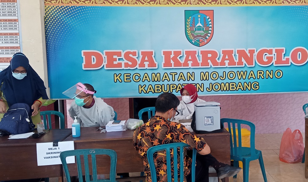BLUD Puskesmas Japanan Mojowarno Berikan Vaksin Tahap Dua