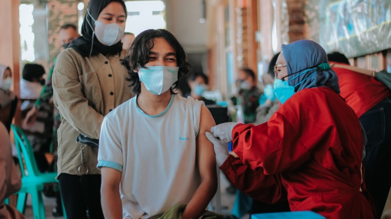 Vaksinasi Covid-19 Dosis Pertama di Jatim Baru Sasar 28 Persen Warga, Satgas: Tak Semua Daerah punya Sentra Vaksinasi