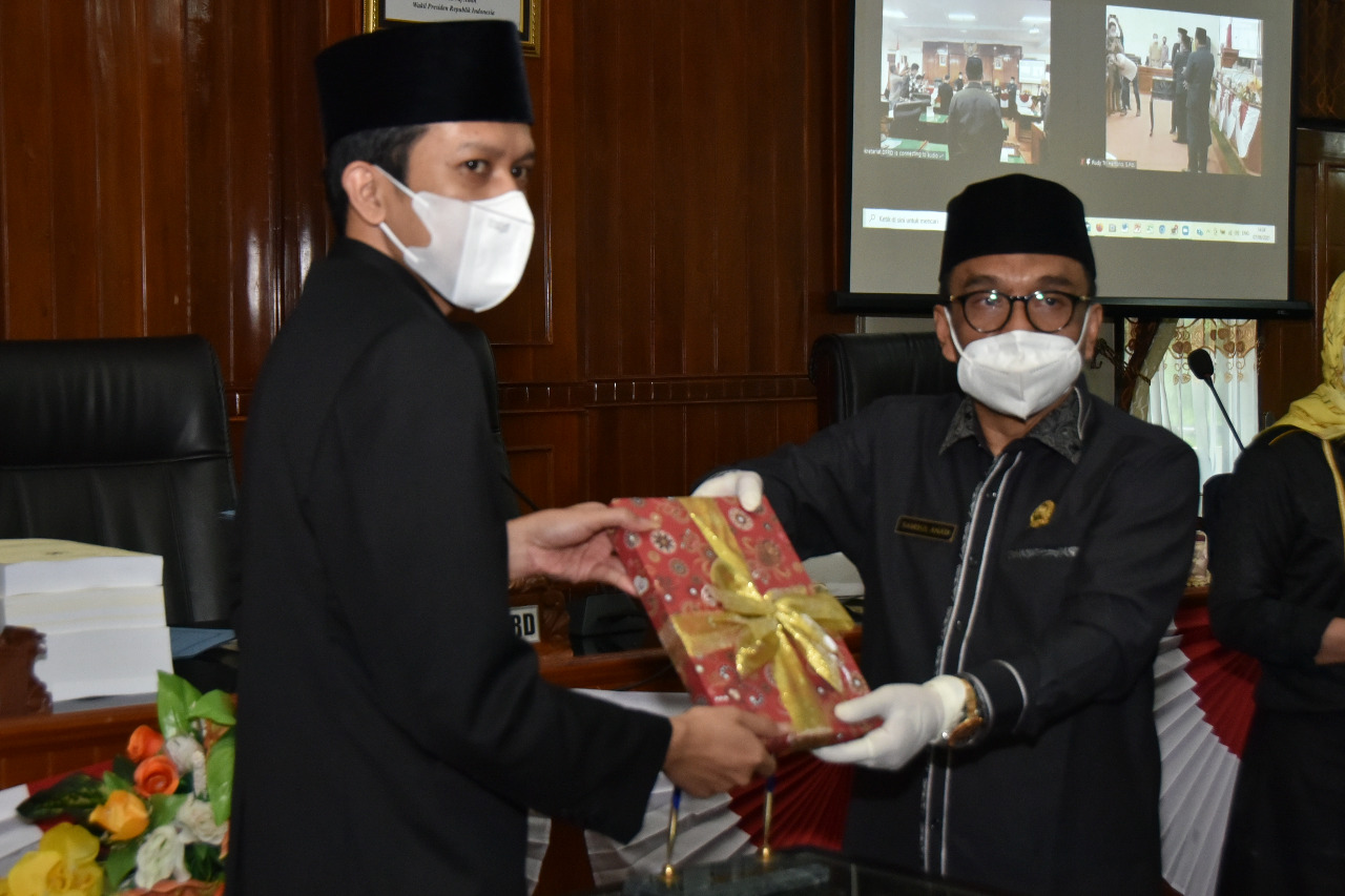 DPRD Trenggalek Setujui Penggabungan Dua BPR milik Pemkab